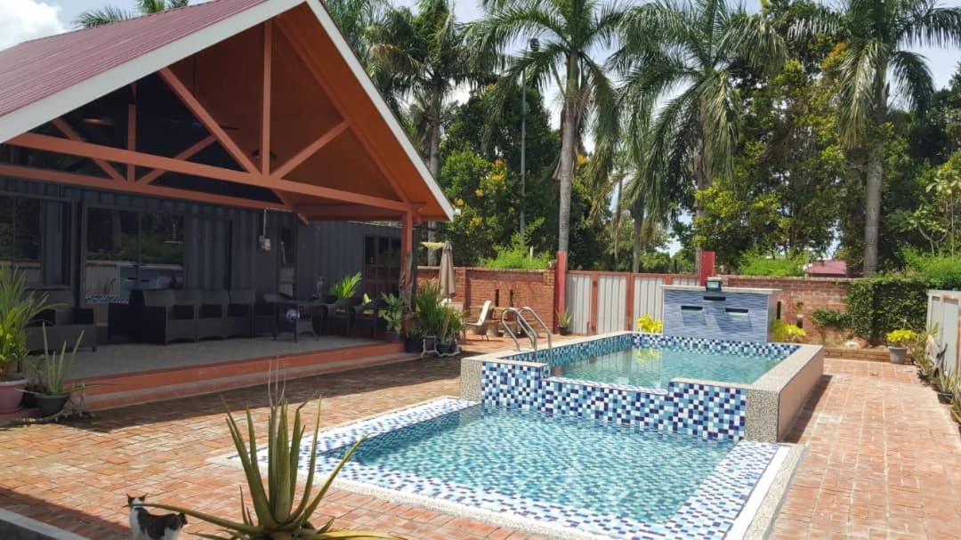 Homestay Umbai Kelana Merlimau Exterior photo
